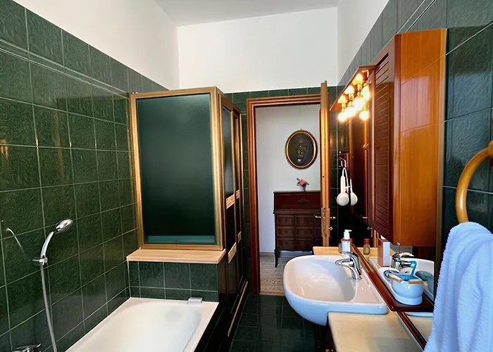 Sunny 2br Near Vatican , Ac , Bus 98 Direct Centre Apartament *
